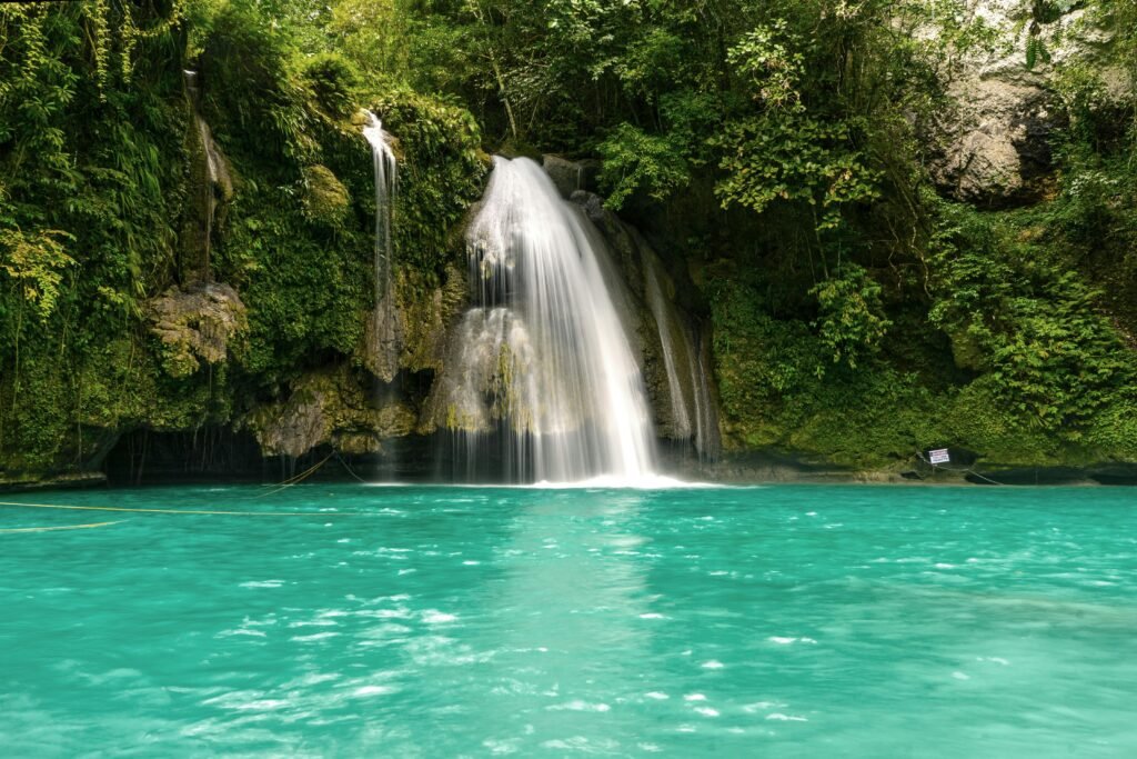 10 Amazing Experiences in The Philippines - Kawasan Falls, Cebu