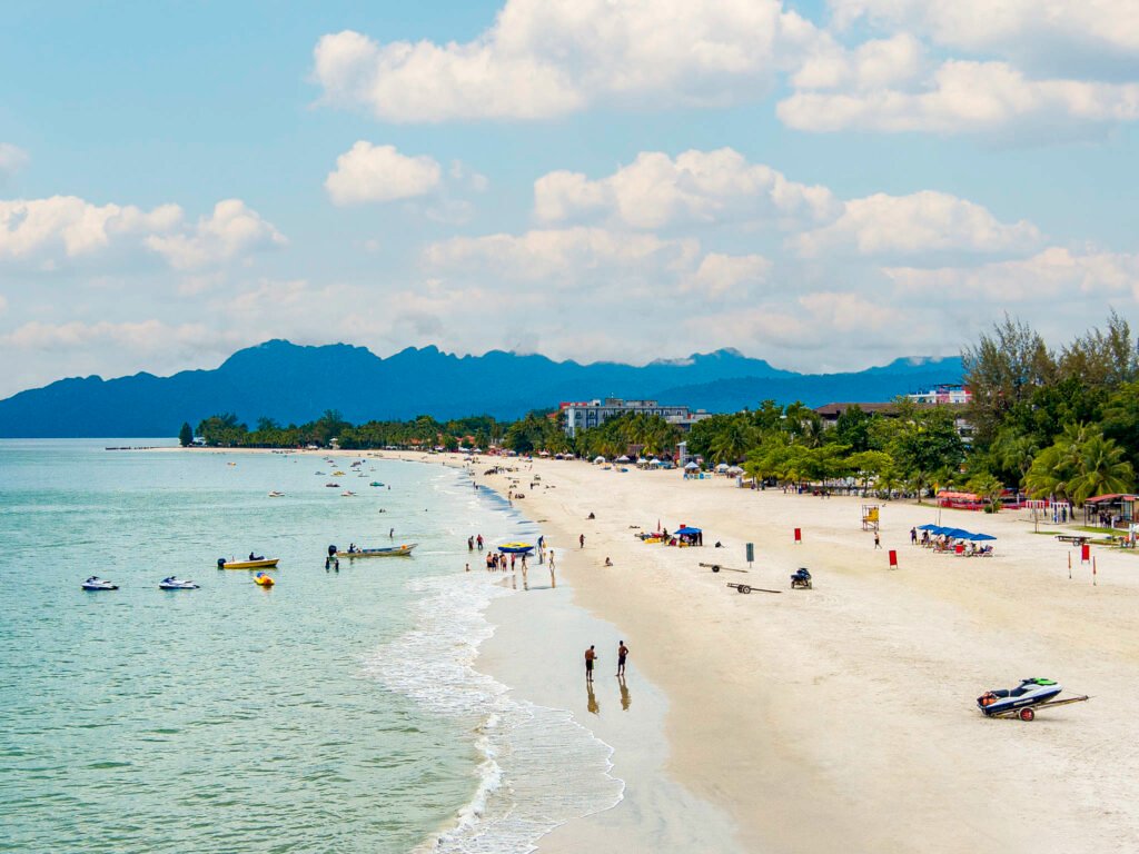 Things to do in Langkawi, Langkawi attractions – Pantai Cenang beach