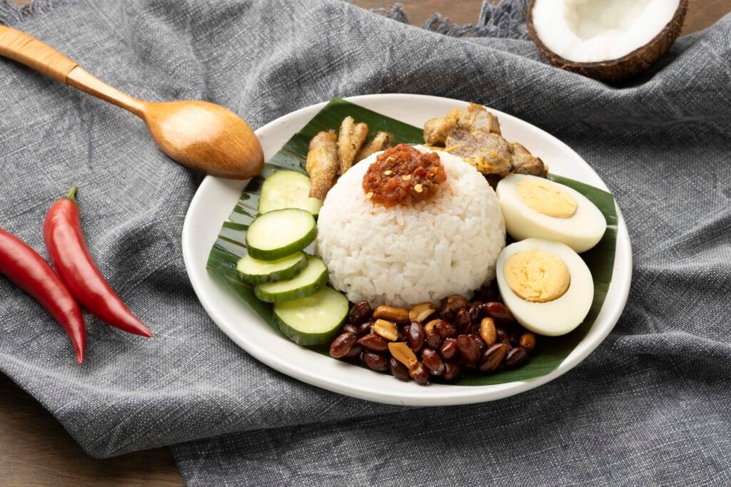 10 Must-Try Foods When Visiting Malaysia - nasi-lemak