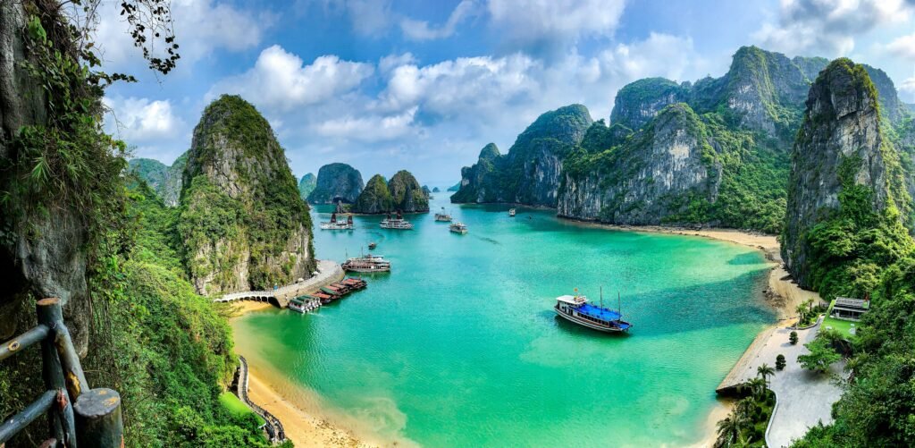 Ha Long Bay, Vietnam. Photo: Marina Lobato