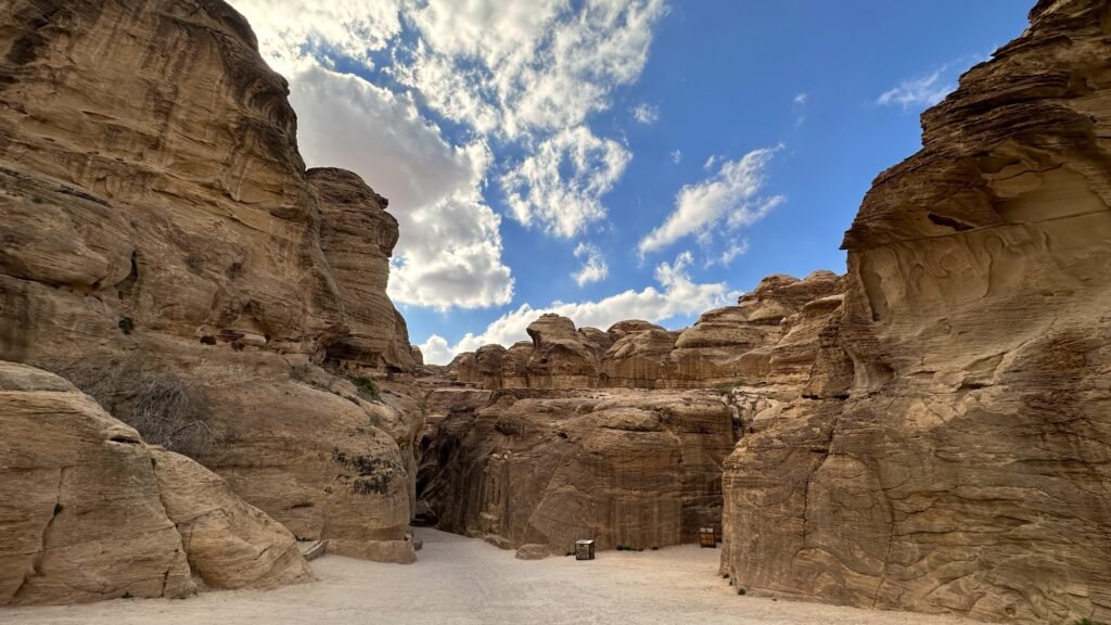 Entrance to the Siq.