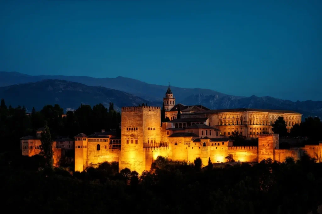 Nocturnal Europe: 6 Famous Historic Sites You Can Tour After Midnight
- The Alhambra, Granada (Spain)