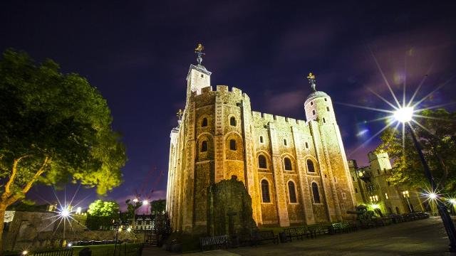 Nocturnal Europe: 6 Famous Historic Sites You Can Tour After Midnight - The Tower of London, London (UK)